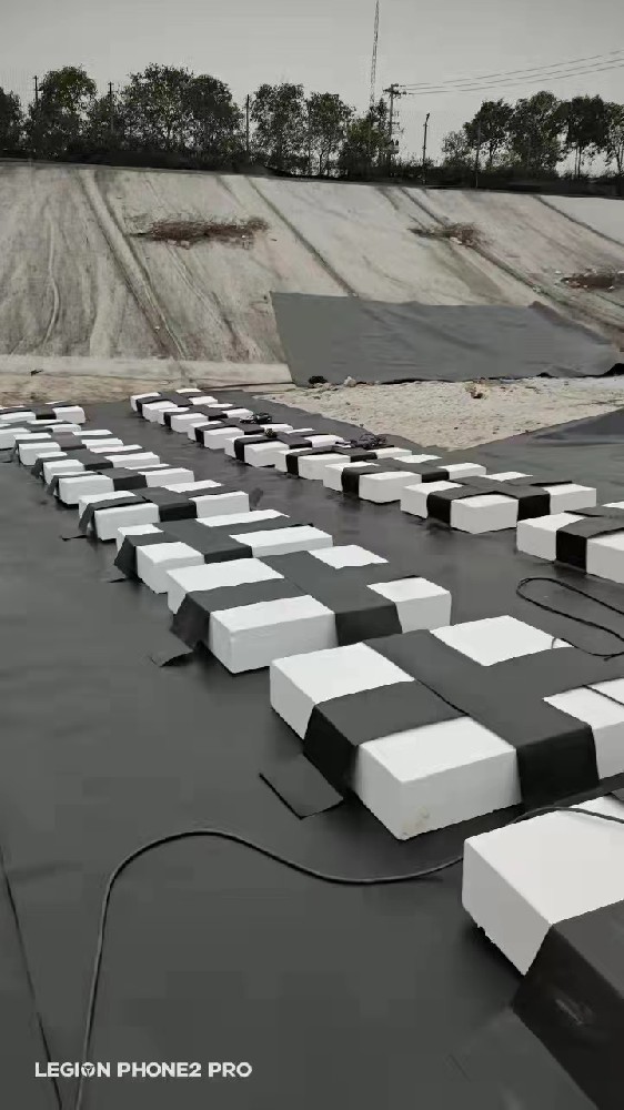 垃圾場調節池用HDPE防滲膜防滲有哪些好處？